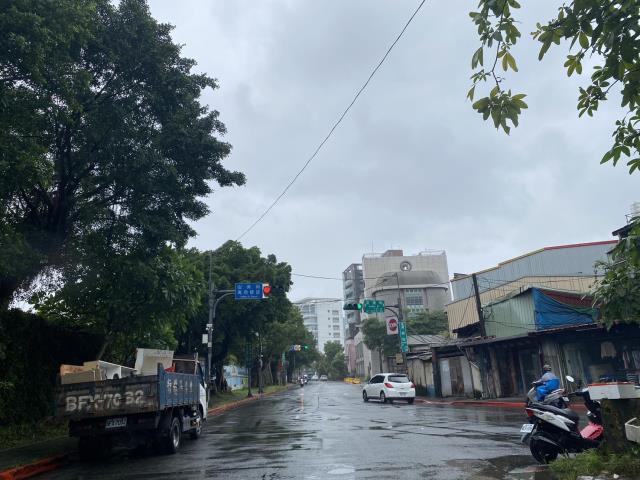 內湖科技工業地三角窗出售